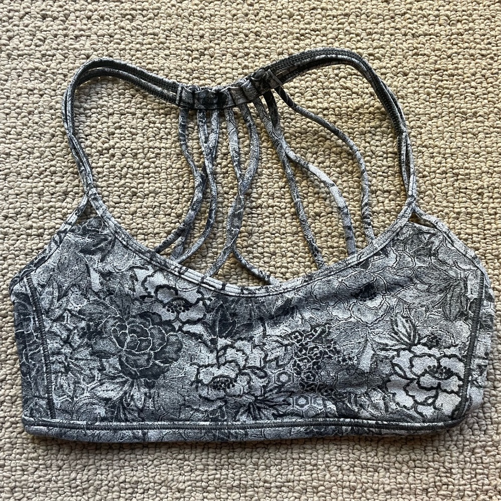 VINTAGE Women’s Lululemon Bra